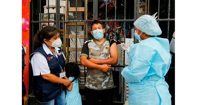 San Juan de Lurigancho: Minsa llevó la estrategia de barrido de vacunación contra la COVID-19 “Es tu oportunidad” a Cruz de Motupe