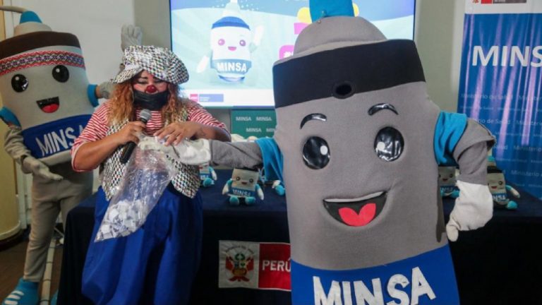 Minsa promueve la vacunación contra la COVID-19 con sorteo de peluche “Vacunín”