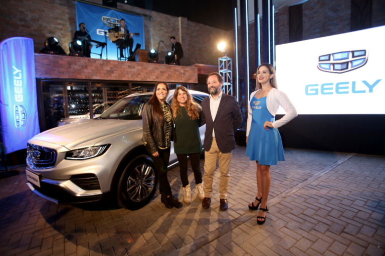 Geely presenta en el mercado peruano su nuevo buque insignia, la SUV “Azkarra”