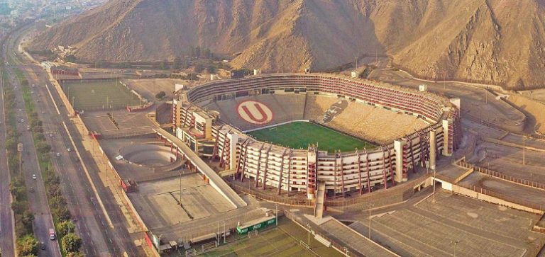 Tragedia en la cancha: Hincha de Universitario fallece durante un partido