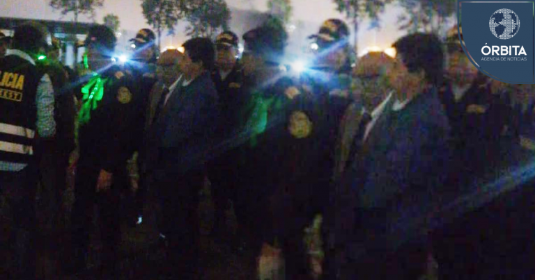 Pedro Castillo fue trasladado a la sede policial de la Diroes, en Ate