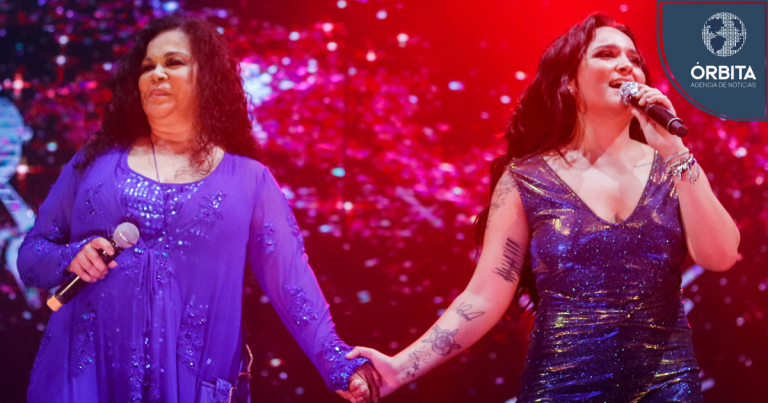 Daniela Darcourt y Eva Ayllón se reencuentran sobre el escenario para celebrar al amor