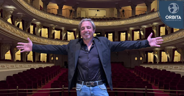 Marcos Llunas impresionado con el Teatro Municipal