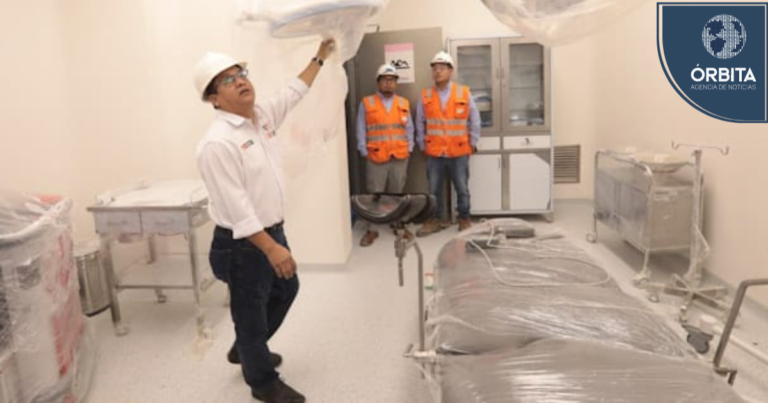 Ministro César Vázquez supervisa avance del nuevo hospital de Huarmey
