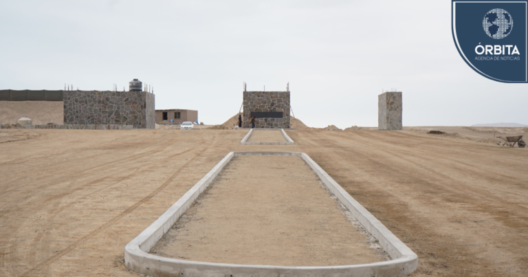 Prados de Paraíso Villa Eco-Sostenible impulsa la aplicación de melaza de caña en los caminos del proyecto.