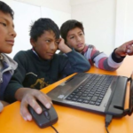 WOW impulsa la educación conectando a más de 300 mil escolares en diversas regiones del Perú