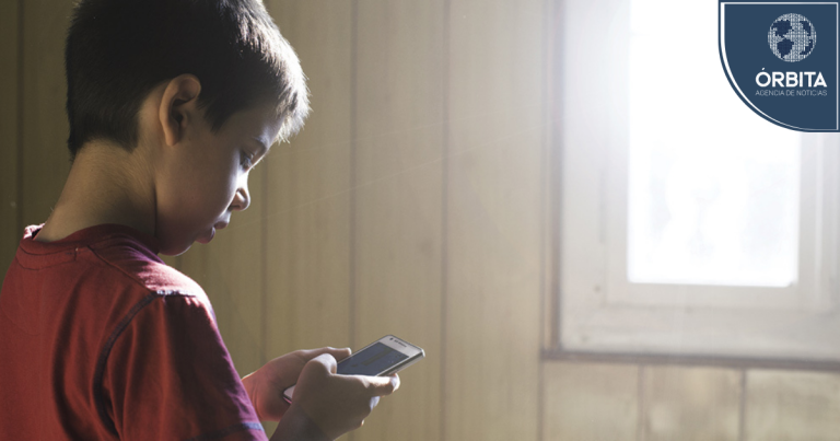 Cómo reducir el FOMO: estrategias efectivas para padres