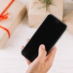 ¿Piensas regalar un celular por Navidad?: Claves para elegir un equipo móvil que realmente sea útil y eficiente